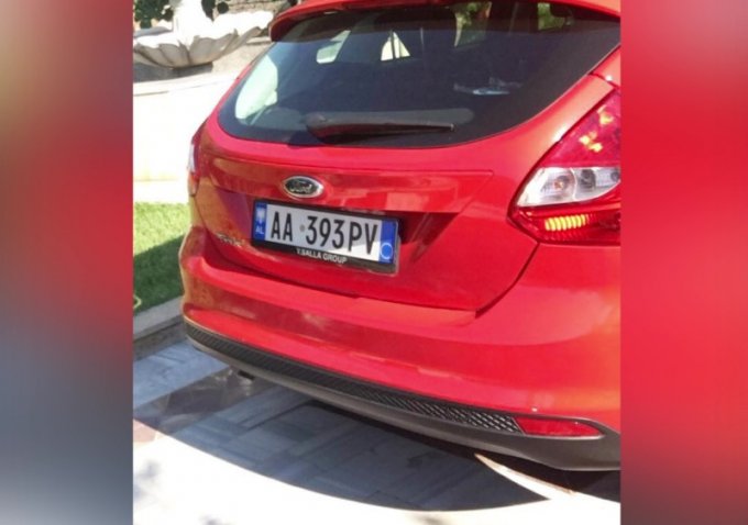 EMRI/ Elbasan, biznesmenit të njohur i vjedhin kasafortën dhe dy makina luksoze