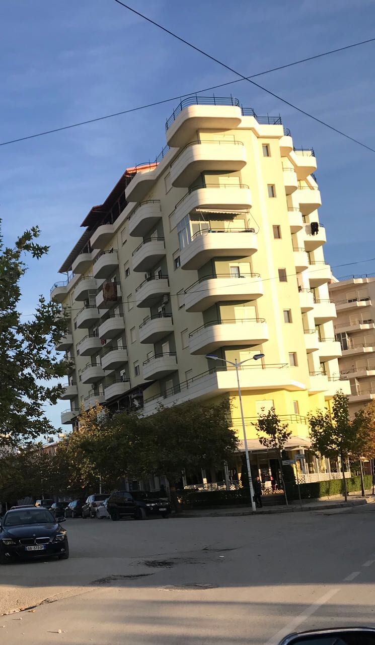 FOTO/ Vlorë, sekuestrohen pasuritë e Habilajve, ja çfarë gjeti policia