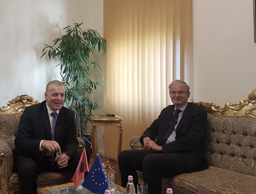 Pollo pret drejtorin e zgjerimit në BE: Krimi dhe zgjedhjet, problemet e mprehta të Shqipërisë