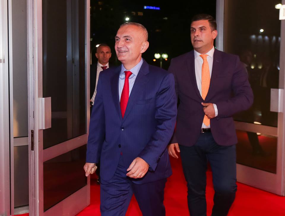 EMRI & FOTO/ Gazetari i njohur, ja kush është zëdhënësi i ri i Presidencës