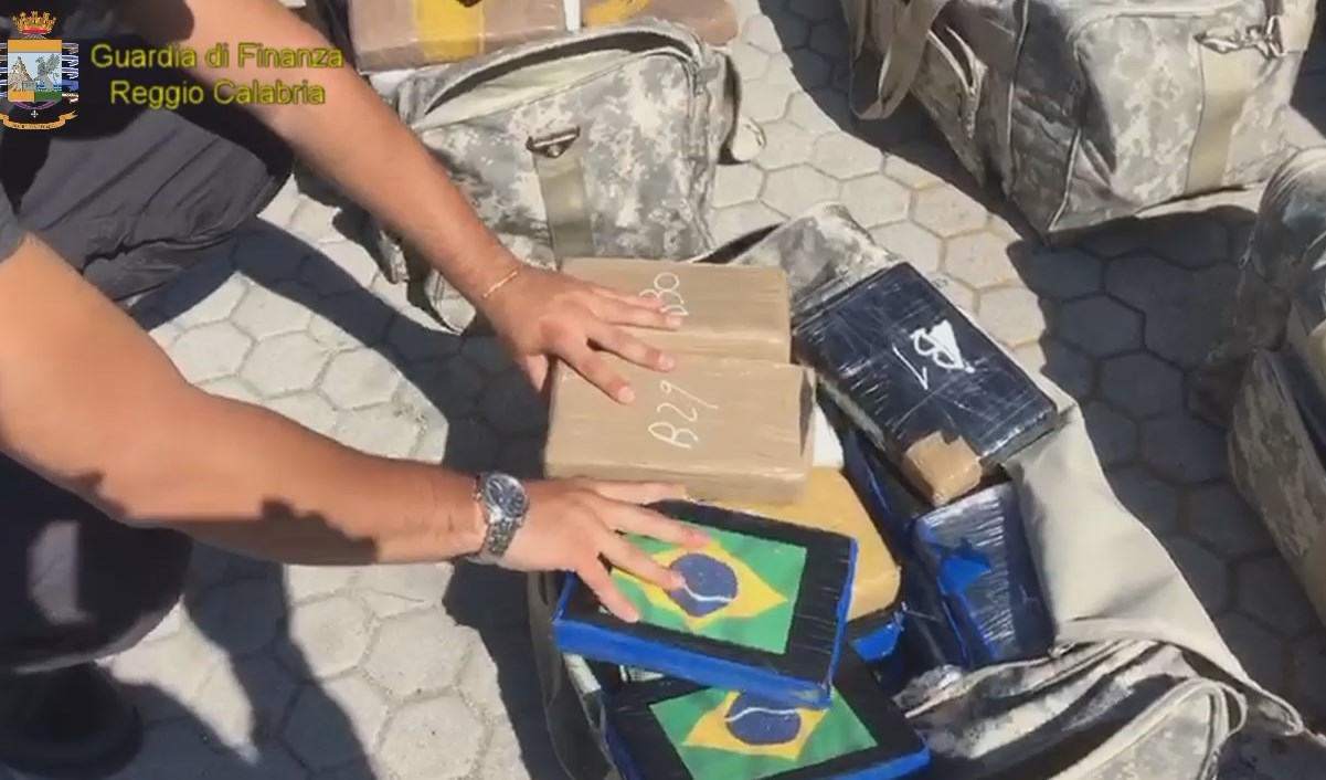 VIDEO & FOTO GALERI/ Itali, rekord droge, sekuestrohet kokainë me vlerë 65 milionë euro