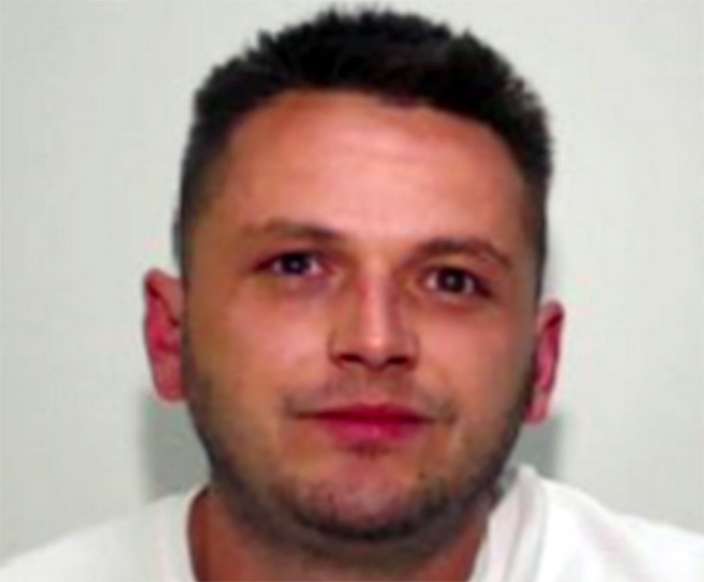 EMRAT & FOTOT/ Trafikanti shqiptar fut në kurth policët anglezë, i punëson si shoferë për trafik klandestinësh