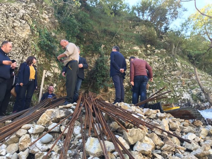 EMRAT/ Punimet pa leje në Vjosë, shkarkime dhe përjashtime në polici