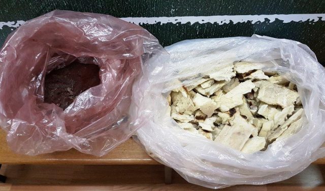 FOTO GALERI/ Greqi, trafikuan 10.5 kg kokainë nga Kolumbia, pranga për një grek e tre shqiptarë