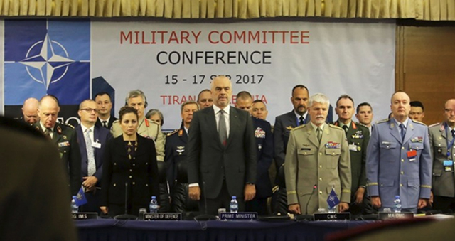 SKANDAL & EMRI/ Kryehajduti i ministrisë së Mbrojtjes, transportin me avion për 55 mijë euro e pagoi 160 mijë euro