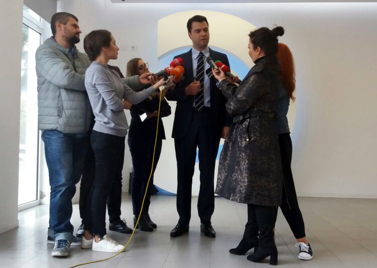 VIDEO/ Basha: Rama peng i Tahirit, “de facto” ka marrë fund si kryeministër