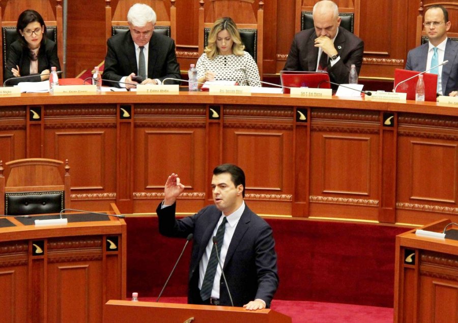 Basha flet nga “ngujimi” në Kuvend: Mazhoranca standard diktatorial, opozita qëndresë me çdo formë dhe mjet demokratik