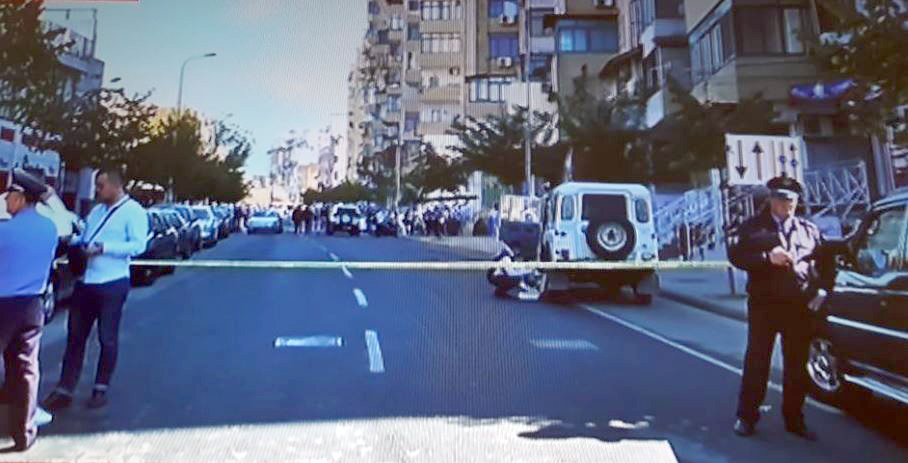 FOTO/ Tiranë, Policia çaktivizon pakon e eksplozivit te dyqani i rrobave