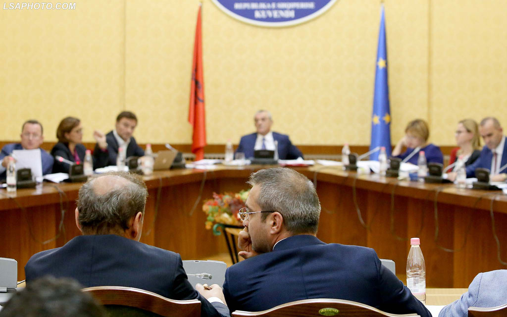 Horoskopi, 21 Tetor 2017/ Dhe yjet rrinë…, e flasin për JU