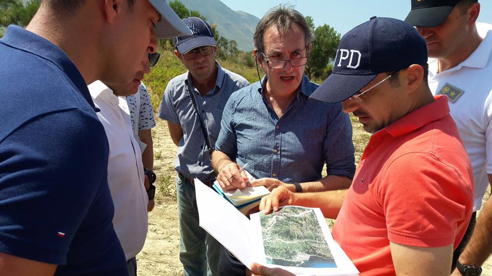 Çfarë thotë sot gazetari i njohur Tim Judah, të cilin Saimir Tahiri e shëtiti në arat e kanabisit