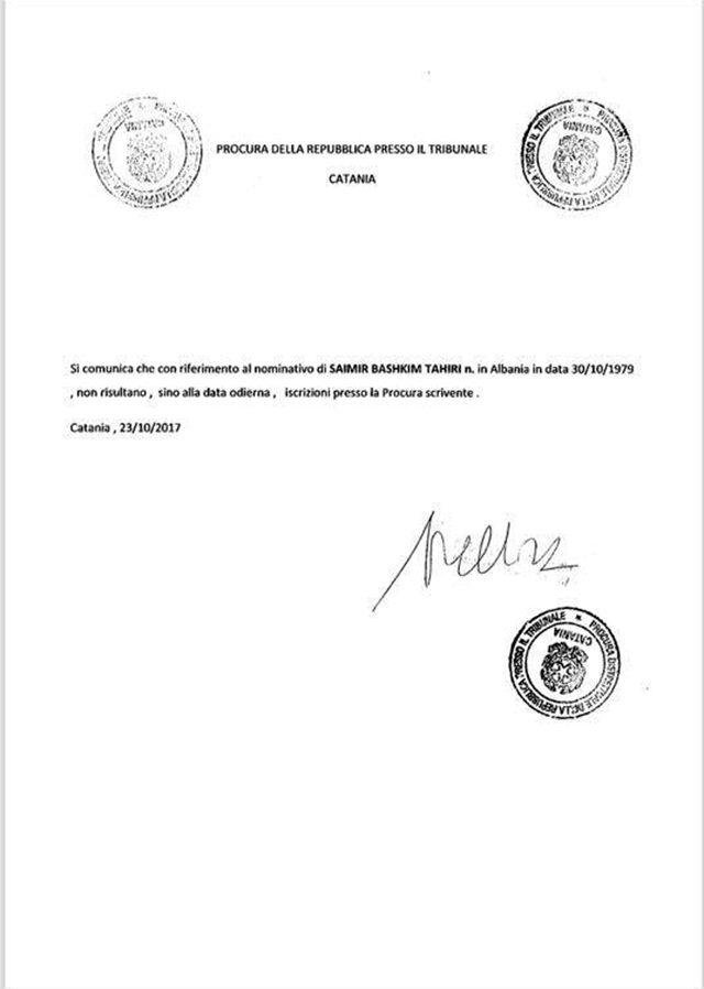 FOTO GALERI/ Saimir Tahiri si Elvis Rroshi “siguron” dhe publikon “certifikata virgjërie”