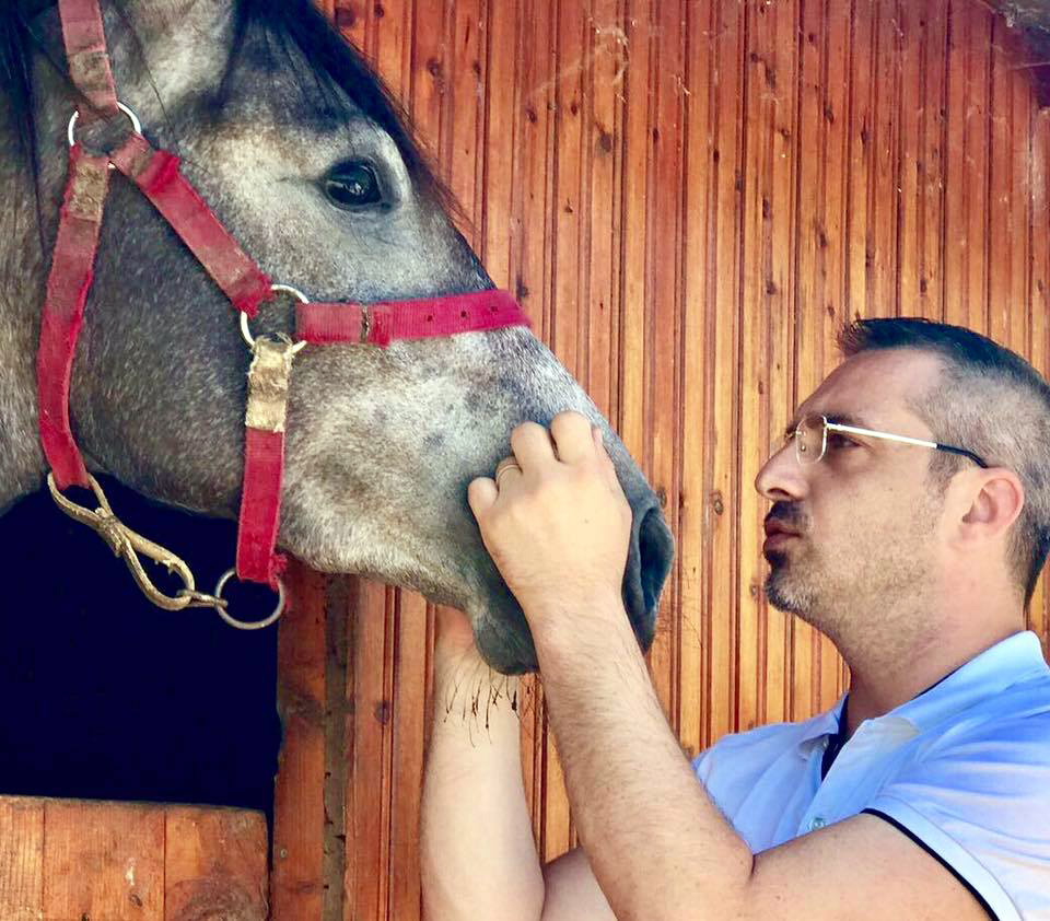 AGRON GJEKMARKAJ/ Bravo çuna (italianë), në PS po fërkojnë duart për Saimir Tahirin…