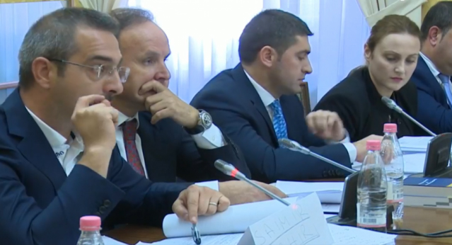 KËRKESA/ Saimir Tahiri fillon “spektaklin” –  Prokuroria kërkon arrestimin, por ja ç’i kërkon ai prokurorit