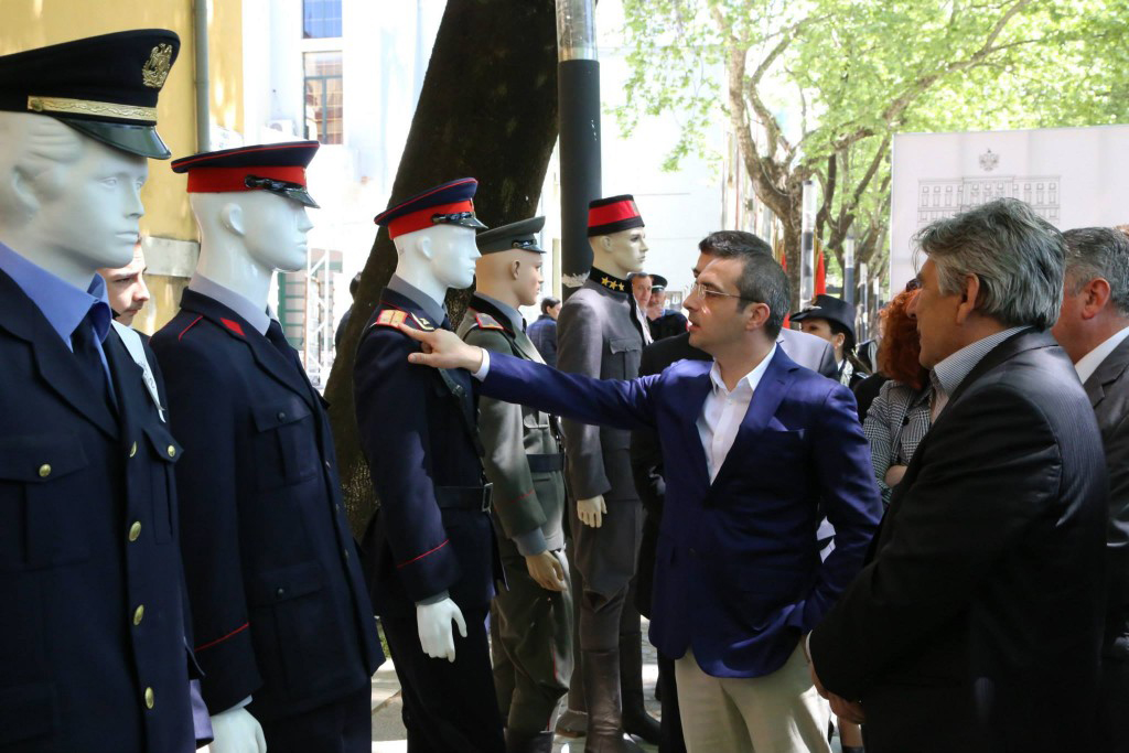 EKSKLUZIVE & DOKUMENT/ Fatmir Xhafaj anulon tenderin abuziv të Saimir Tahirit për uniformat e Policisë