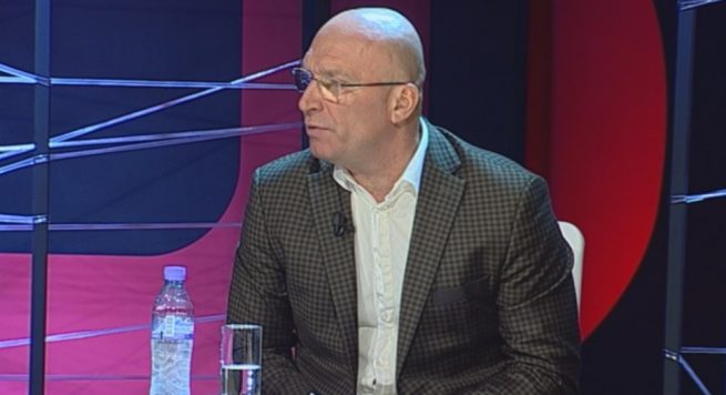 Demiraj zbulon pse Xhafaj nuk e shkarkon dot Çakon: Ja kush e mbron atë