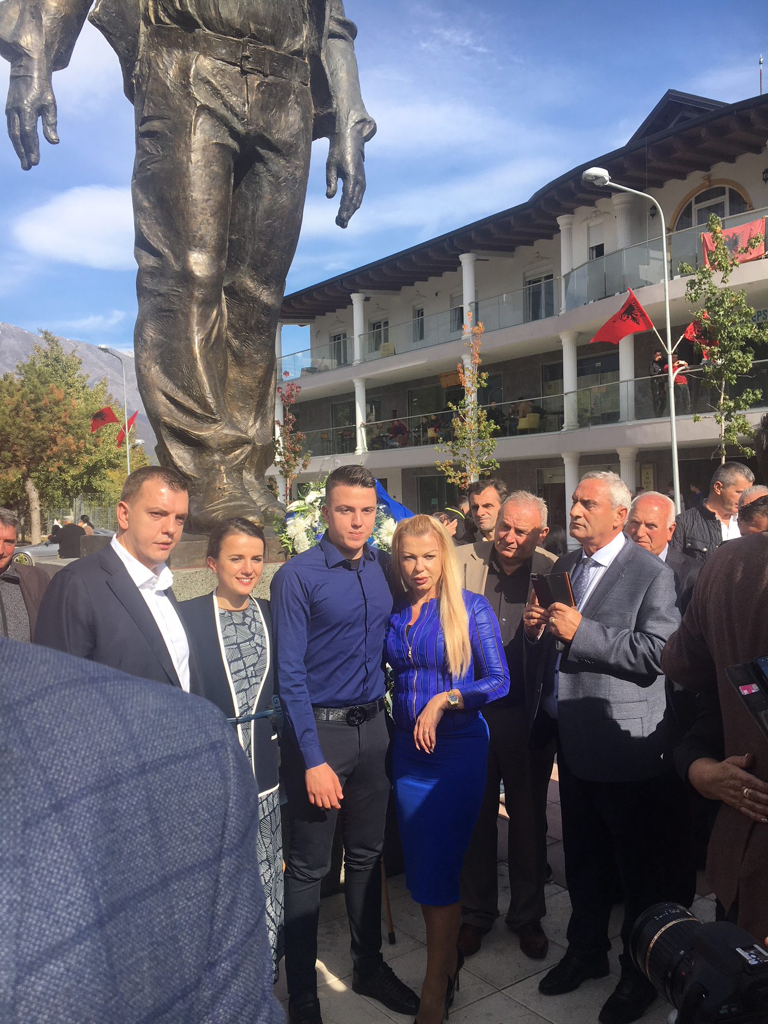 VIDEO & FOTO GALERI/ Tropojë, përurohet shtatorja – Azem Hajdari bashkon opozitën