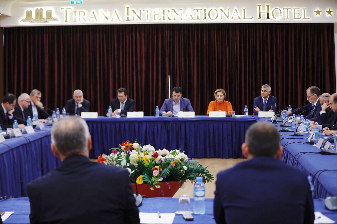 DEKLARATA/ Opozita e bashkuar dhe njëzëri: Rama përgjegjës për lidhjet e shtetit me krimin, të vendosur që qeveria të largohet