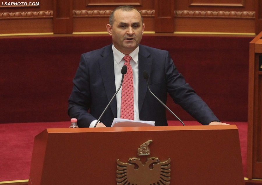 Ulsi Manja “padashur” zbulon pse u shit emri i dëshmitares së mbrojtur nga deputetët e PS-së