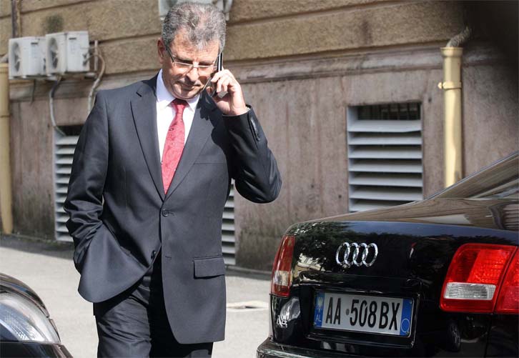 JEP DORËHEQJEN KREU I SHISH VISHO AJAZI