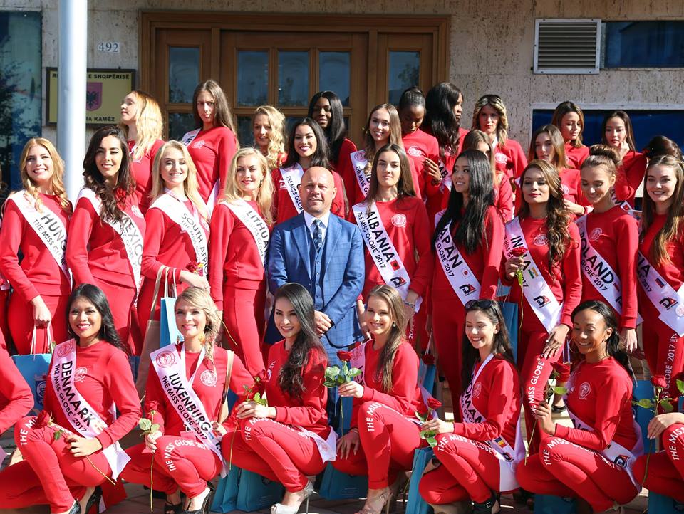 FOTO GALERI/ Kamza pushtohet nga 56 misset nga e gjithë bota