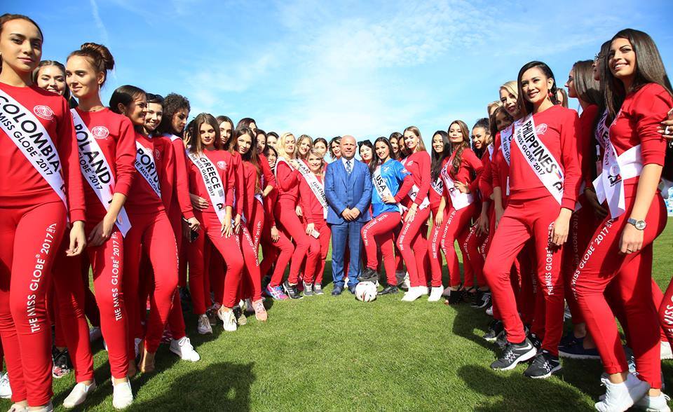 FOTO GALERI/ Kamza pushtohet nga 56 misset nga e gjithë bota