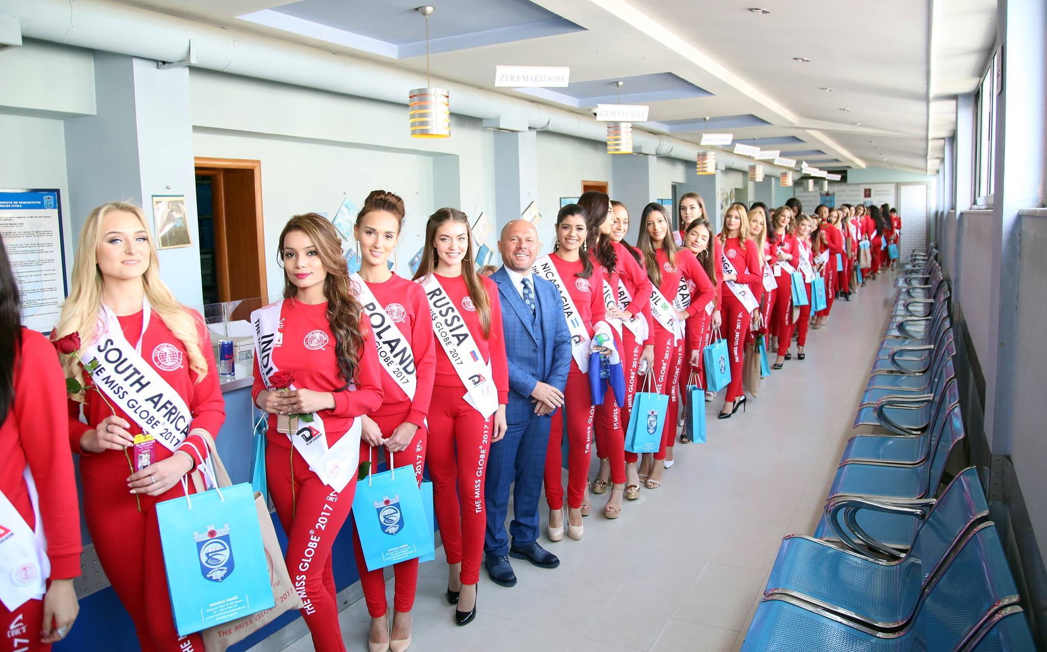 FOTO GALERI/ Kamza pushtohet nga 56 misset nga e gjithë bota