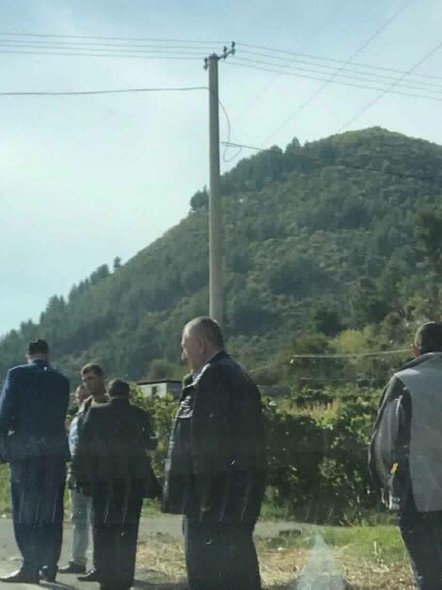 FOTO-SKANDAL/ “Ishte Qazim Sejdini ai që shtypi kalimtarin me makinë!”