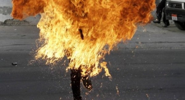 Elbasan, burri i vë flakën vetes