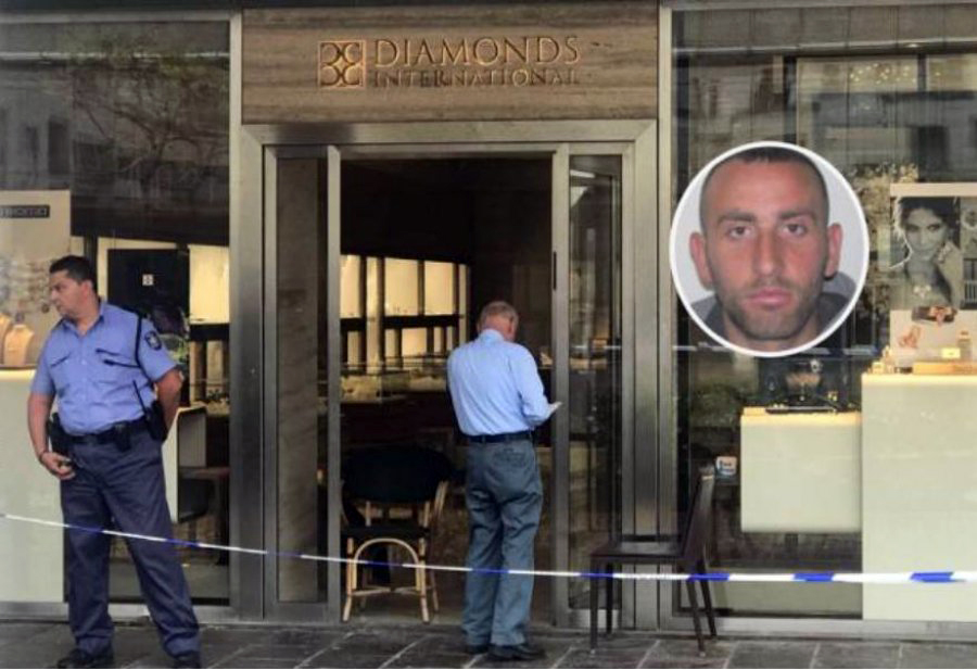 EMRI & FOTO GALERI/ Maltë, shqiptari grabit si nëpër filma argjendarinë me sëpatë shotgun, në kërkim në gjithë Europën