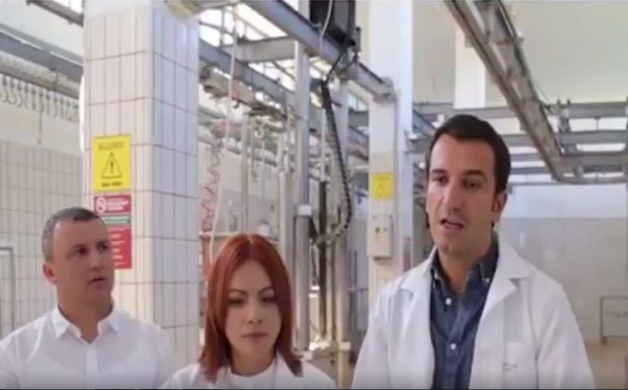 VIDEO SKANDAL/ Lal Plehu “përuron” thertoren e hapur 5 vjet më parë nga Genc Ruli