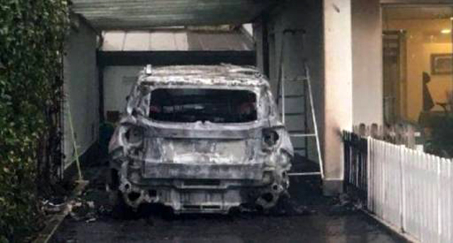 Vlorë, shkrumbohet nga zjarri automjeti i oficerit të Policisë