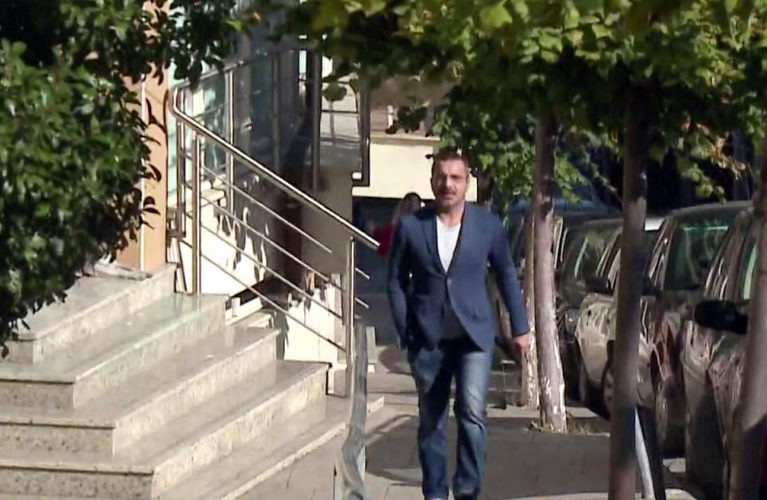 Prokuroria pas dy orësh përfundon kontrollin në banesën e Saimir Tahirit