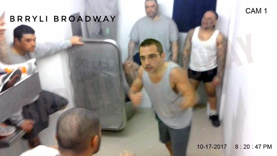 FOTO GALERI/ “Arrestohet Saimir Tahiri”, plas gallata në rrjetet sociale pas akuzave për Saimir Tahirin