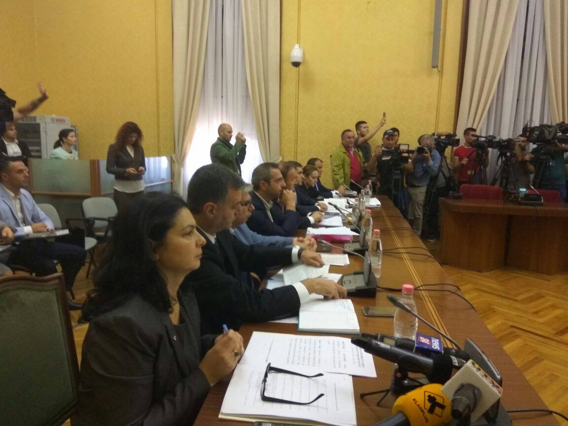 Prokurori Hajdarmataj trondit sallën: Dosja Tahiri është sekrete, ka emra personash