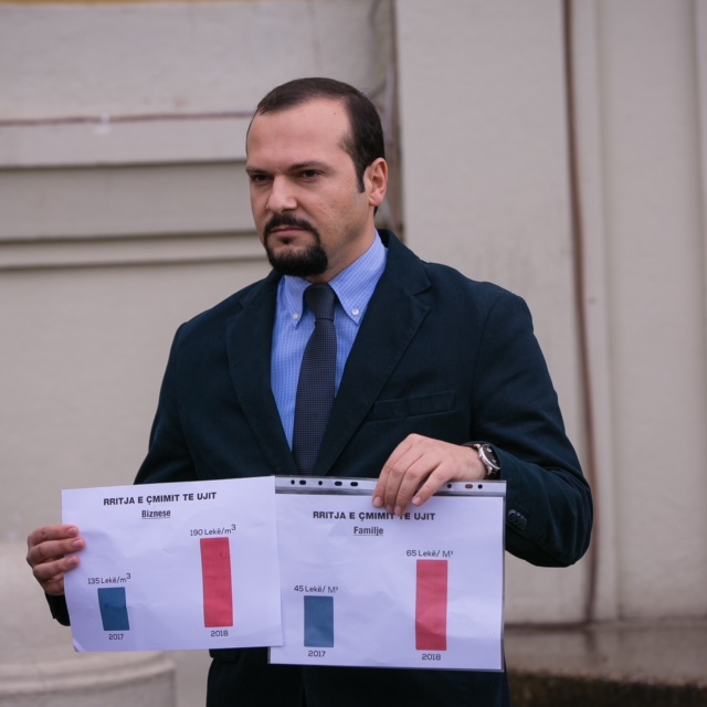 FOTO GALERI/ PD: Rritja 40% e çmimit të ujit bëhet për një aferë të madhe korruptive, privatizimin e Ujësjellësit të Tiranës