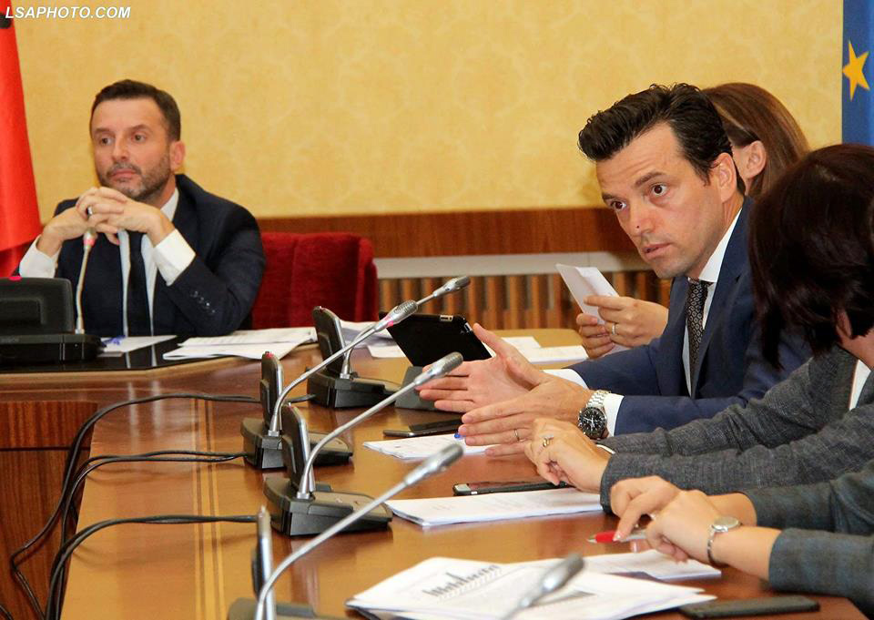 VIDEO/ Fjalët që nuk u dëgjuan, Agron Shehaj shpjegon çfarë i tha Erion Braçes