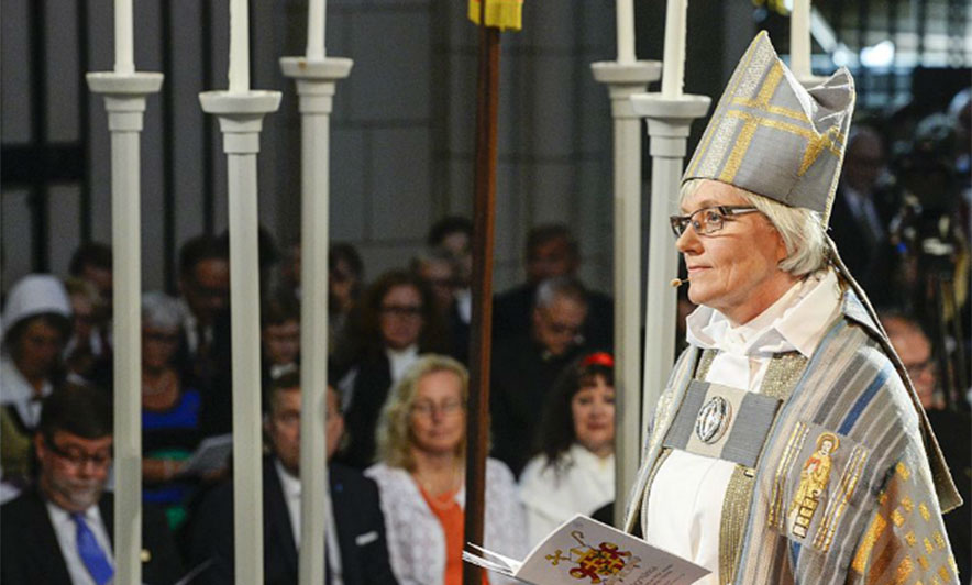 FOTO/ Kisha në Suedi vendos se Zoti nuk ka gjini