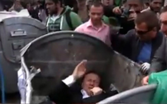 VIDEO/ Politikan i korruptuar në koshin plehrave – Pamjet frymëzim për çdo qytetar…