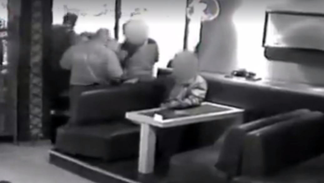 Shfryhet “Forca e Ligjit” e Fatmir Xhafajt në Fier, “banda” katandiset te një paraplegjik dhe 133 gr hashash