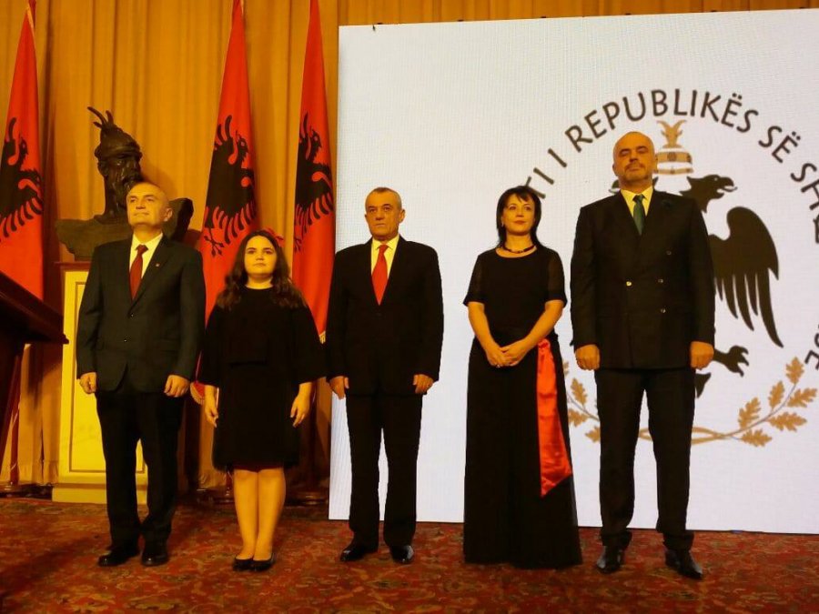 FOTO GALERI/ Meta pritje për Ditën e Pavarësisë: Të konsolidohet demokracia, të përmirësohet qeverisja