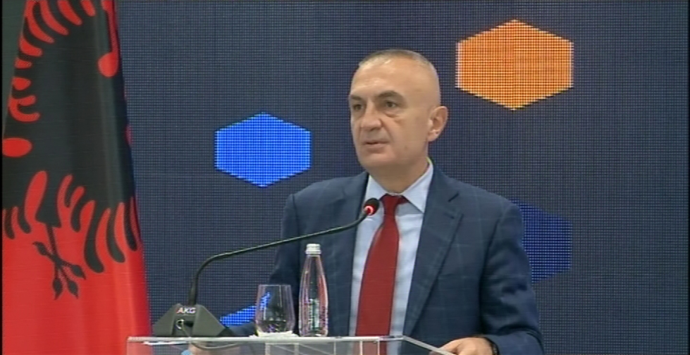 Presidenti Meta paralajmëron: Kujdes! BE po na monitoron