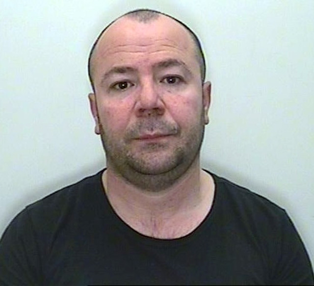 EMRI & FOTO/ Esktradohet në Shqipëri 42-vjeçari i dënuar për trafik kokaine në Angli