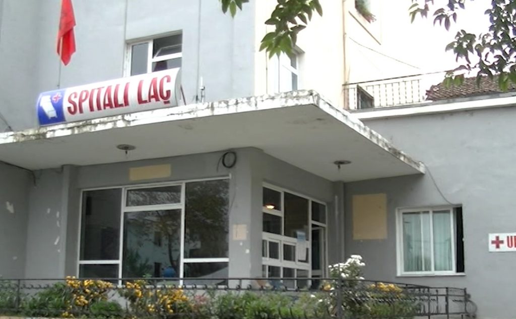 Kurbin, helmohen nga uji, dhjetëra pacientë shtrohen në spital