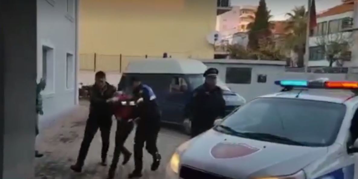 VIDEO & EMRI/ Lezhë, prangoset tiransi me 198 gr kokainë në xhep