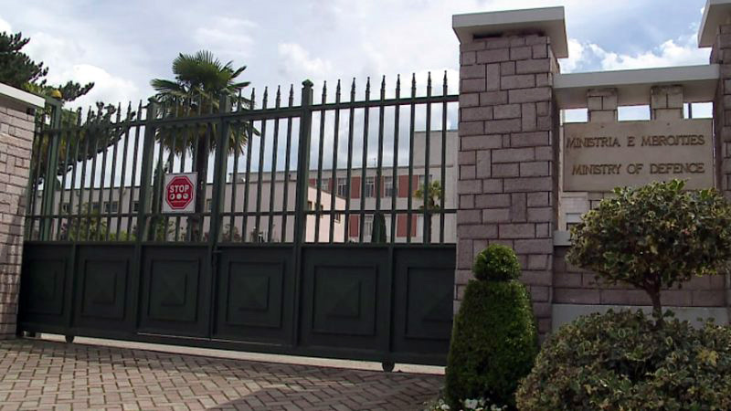 EMRI & FOTO/ Olta Xhaçka emëron kryespiunin e Ushtrisë, iku një Bardhyl erdhi një Bardhyl tjetër