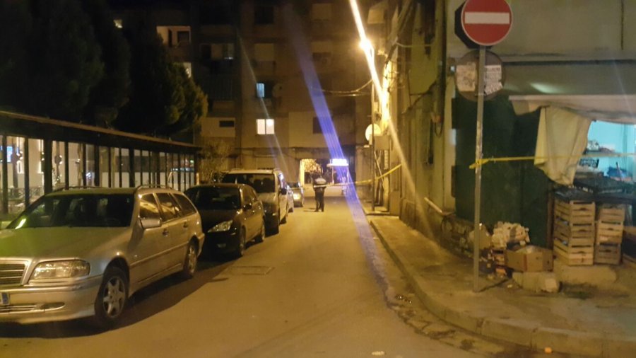 DETAJE/ Tiranë, policit të plagosur sonte, para dy vitesh i dogjën makinën