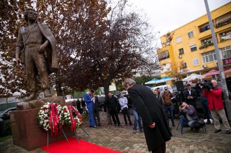 FOTO GALERI/ Sali Berisha nderime të veçanta për tre figura historike të Kombit shqiptar