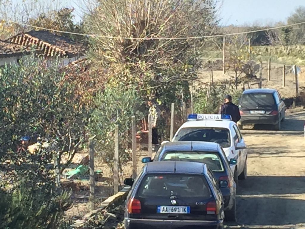 DETAJE/ Masakron gruan se s’gjeti gati bukën e rrobat – Pas krimit doli në oborr, ja çfarë ju tha fëmijëve