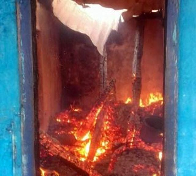 FOTO/ Kukës, zjarri shkrumbon banesën, 8 familjarët në qiell të hapur