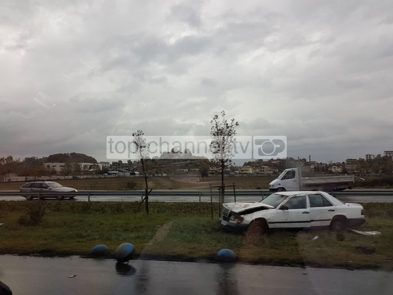 FOTO/ Dy aksidente në autostradën Tiranë – Durrës